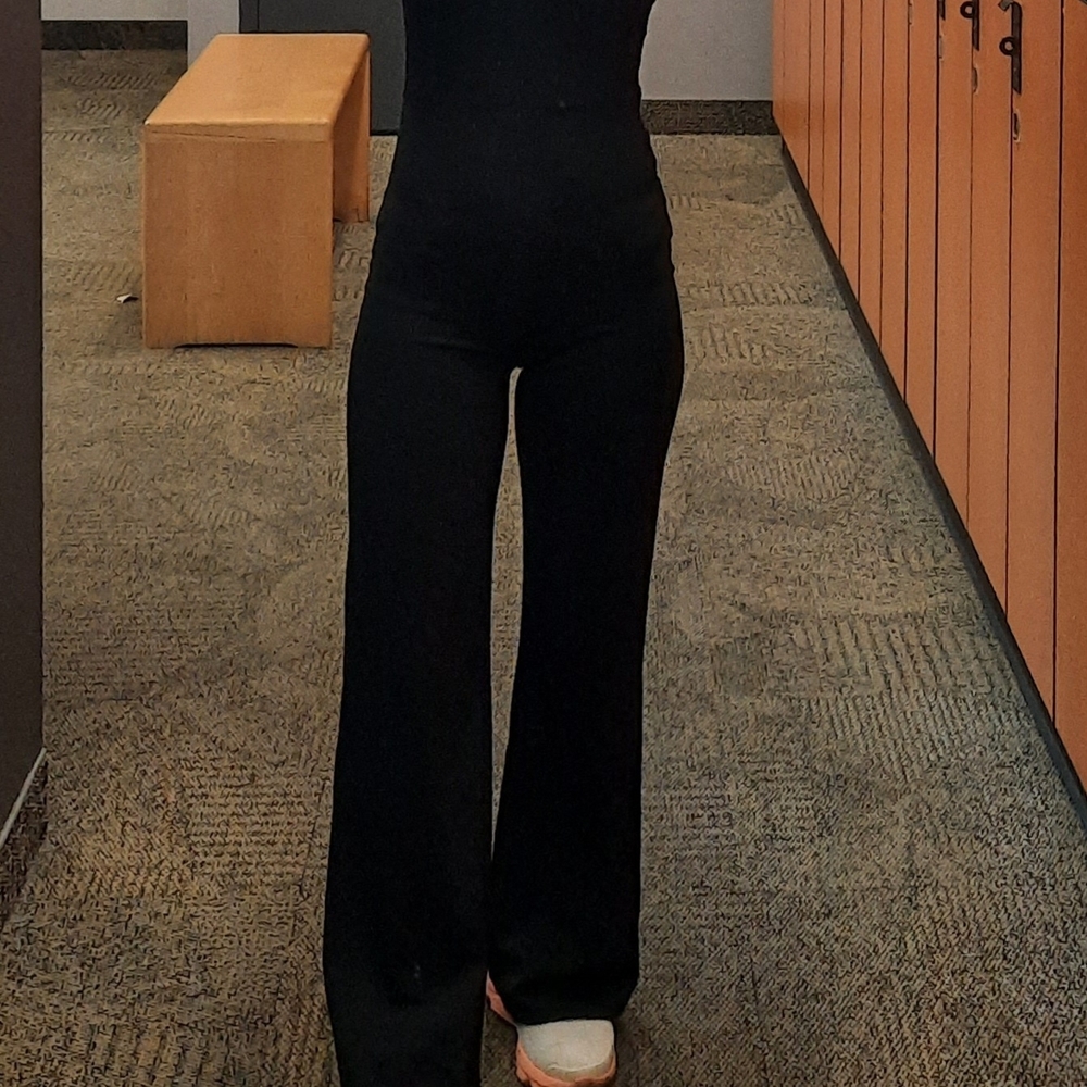 Chic Black Sleeveless Jumpsuit